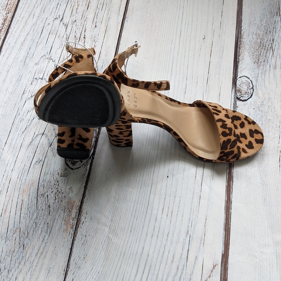 Leopard Print Chunky Heels - Picture 3 of 6